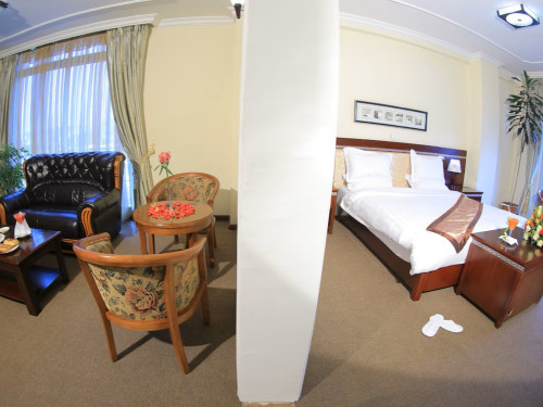 sarem-international-hotel-suite