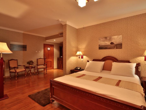 abyssinia_renaissance_hotel_deluxe_room