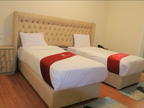 nahusenay_twin_room