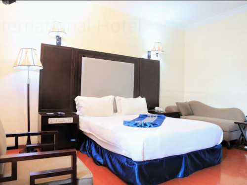 deluxe_single_room_blue_bird